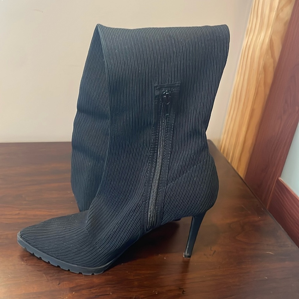 Women’s shoes,Size 9M,Brand Mix Nom.6.Purchased at DSW 2023.Like new worn once